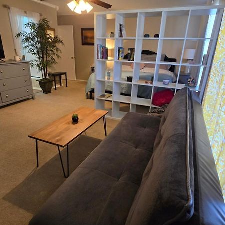 Charming Central Amarillo Retreat With A Jacuzzi Екстериор снимка
