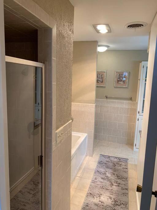 Charming Central Amarillo Retreat With A Jacuzzi Екстериор снимка